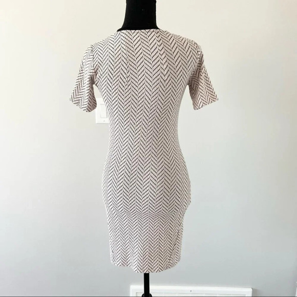 Topshop  Textured Geo Bodycon Dress - Picture 4 of 16